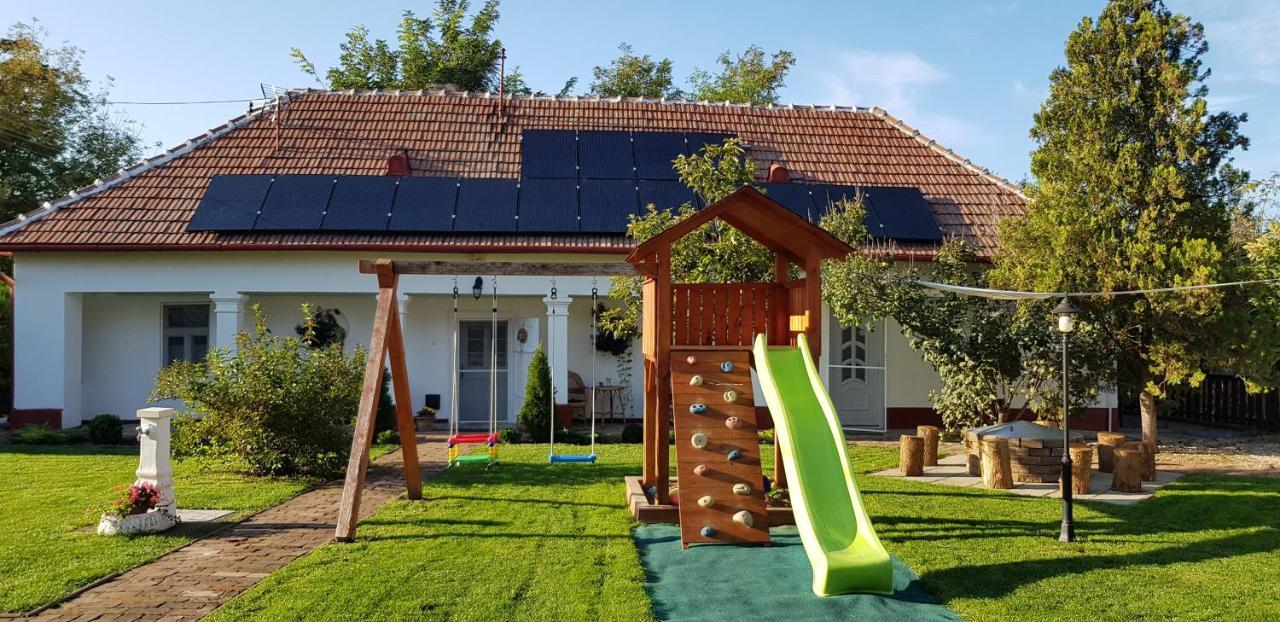 Harmónia Parasztház és Apartman Poroszlo Exterior foto