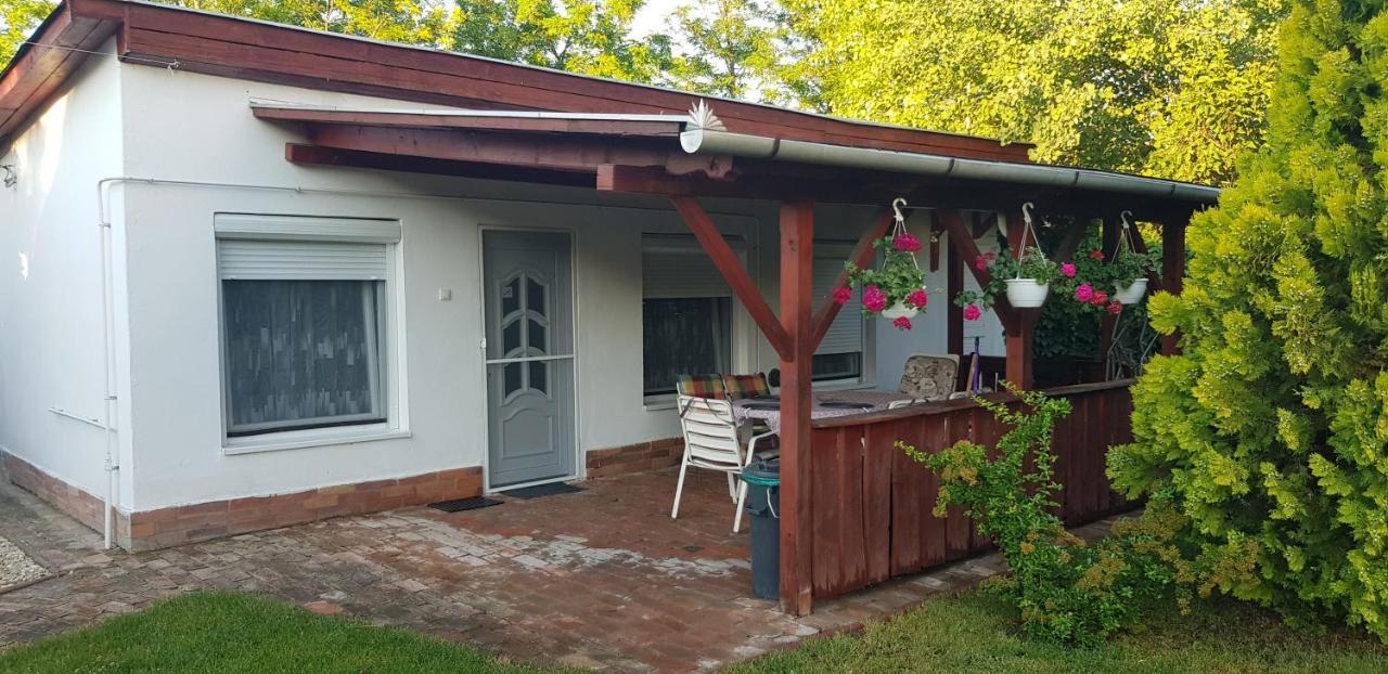 Harmónia Parasztház és Apartman Poroszlo Exterior foto