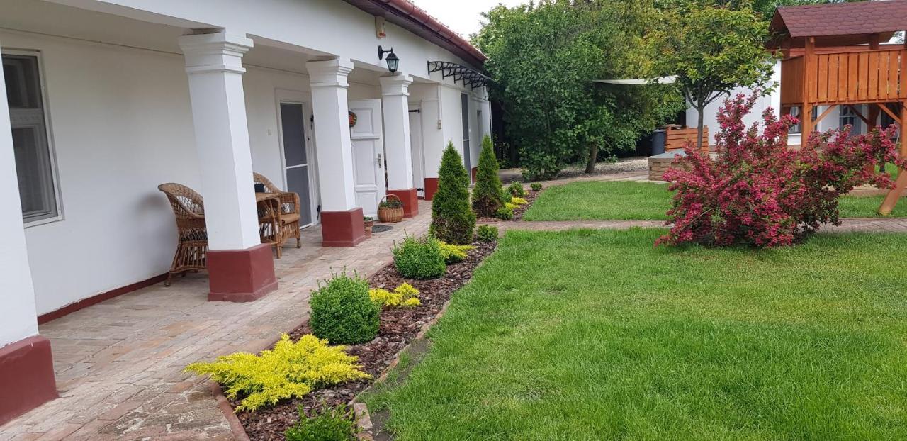 Harmónia Parasztház és Apartman Poroszlo Exterior foto
